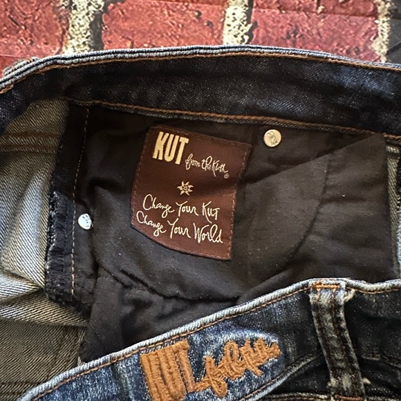 Kut from the Kloth jeans size 8
Inseam 25” (folded bottom hem) - Picture 5 of 8